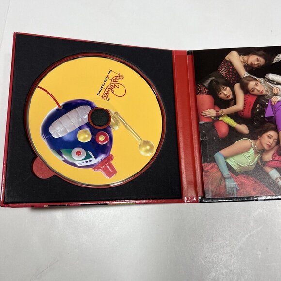 RED VELVET 6th Mini Album [The ReVe Festival Day 1] Guide Book Ver. CD+Book+Card - Picture 2 of 4